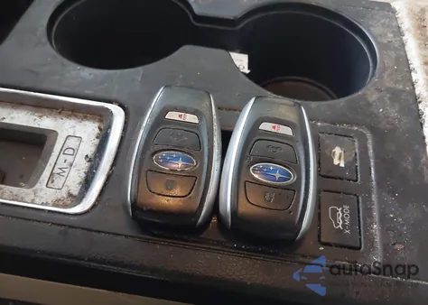 2015 Subaru Outback 3.6R Limited z USA, uszkodzony, nr VIN 4S4BSENC3F3285332